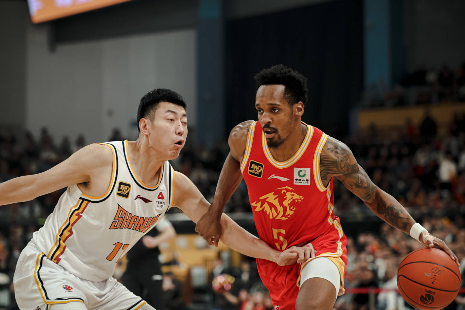 陕西男篮在主场力克四川队，取得连胜的简单介绍