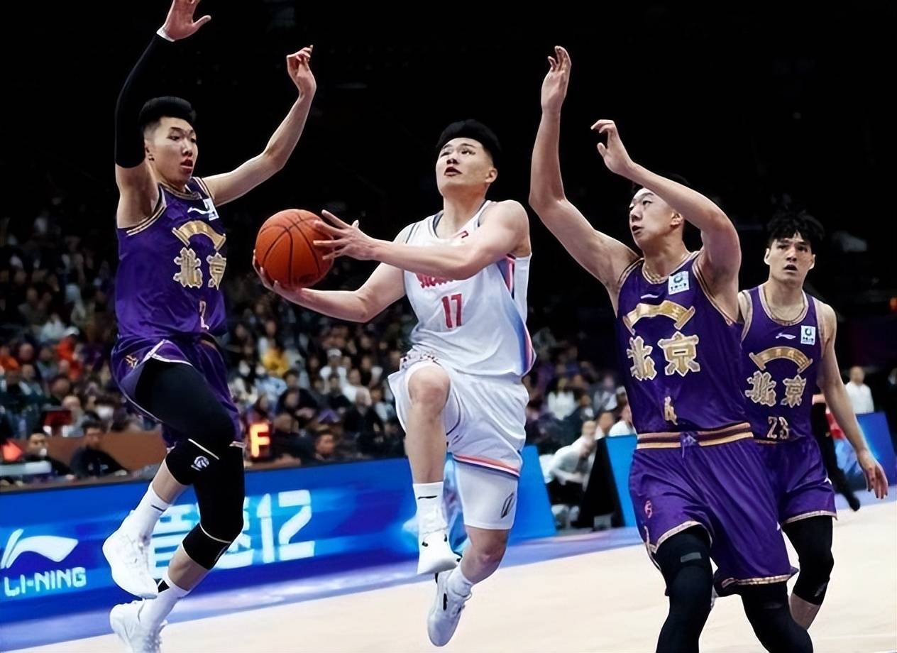 陕西男篮在主场力克四川队，取得连胜的简单介绍