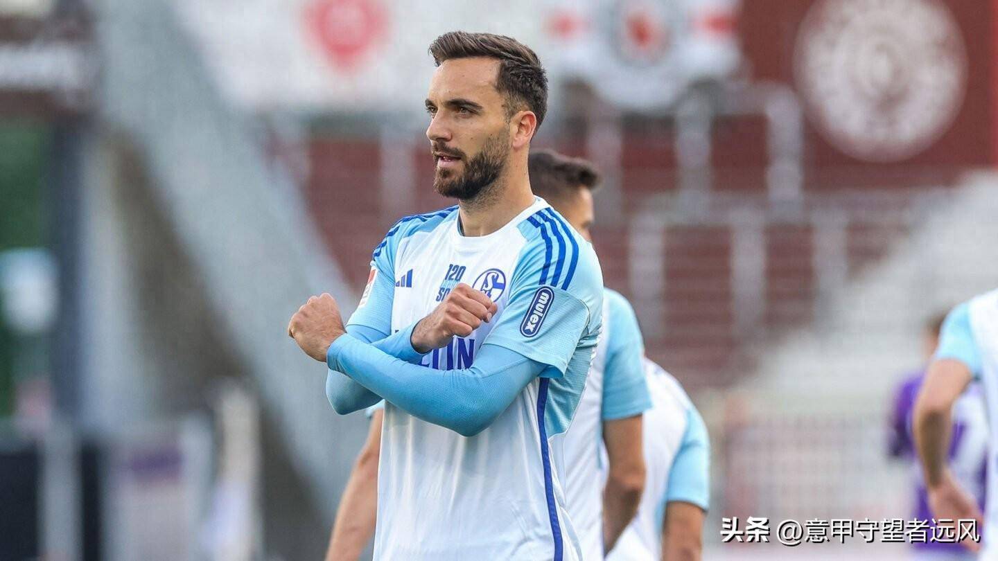 关于沙尔克主场胜利，保级前景稍微改观的信息